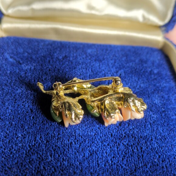 Pink Roses Brooch Gold Tone Metal Pink Jade Green Craved Porcelain Stones - Picture 5 of 9